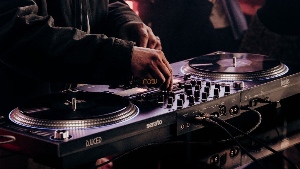 Hercules DJControl T10